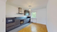 3-ZW Küche - Wohnen wie neu: 3-Zi.-Wohnung im 1. OG mit Sonnenbalkon – KA-Nordweststadt