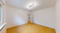 3-ZW Kind - Wohnen wie neu: 3-Zi.-Wohnung im 1. OG mit Sonnenbalkon – KA-Nordweststadt