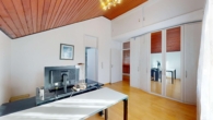 Großzügiges 1FH DG Schlafen 1 - Repräsentatives Architektenhaus mit Galerie, Atriumgarten & hochwertiger Ausstattung – Ettlingen-Spe