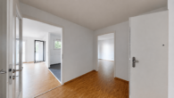 2-ETW Flur und Eingang - Schillercarré: Barrierefreie 2-Zi.-ETW mit Südbalkon & TG-Stpl. – Toplage nahe Altstadt Ettlingen