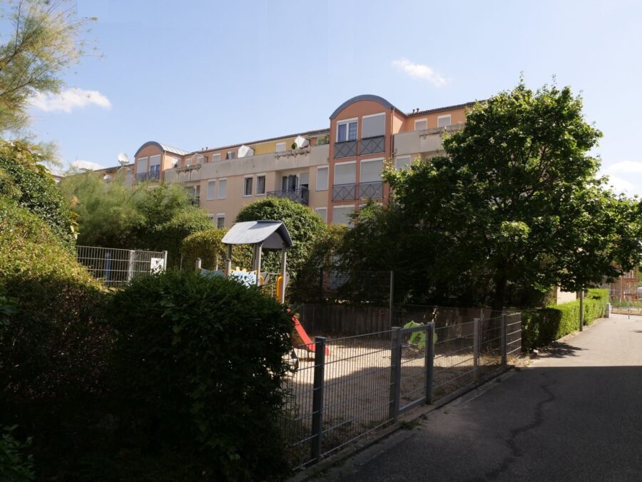 Vermietetes 1-Zimmer-Apartment mit Balkon und TG-Platz in attraktiver Lage von KA-Oberreut, 76189 Karlsruhe, Etagenwohnung