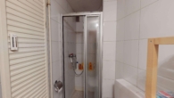 DG, Bad mit Dusche und Wanne - Mieter drin, Rendite läuft: 3-Zi.-DG-ETW mit Stellplatz in KA-Durlach-Aue