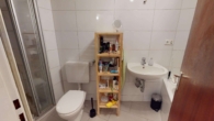 DG, Bad mit Dusche und Wanne - Mieter drin, Rendite läuft: 3-Zi.-DG-ETW mit Stellplatz in KA-Durlach-Aue