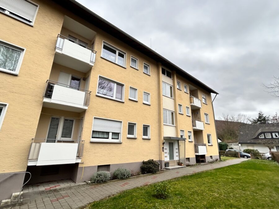 Gepflegte 2,5 ZW im Hochparterre mit Einbauküche und 2 Balkonen, Ettlingen Ferning, 76275 Ettlingen, Wohnung