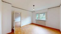 Charmantes 2-FH (DHH) in Erbbaurecht mit großem Hof, Doppelgarage & Remise – Ettlingen West - 2-FH-DHH, EG Zimmer 2