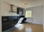 3-ZW OG, Küche - Einziehen & Genießen: 3-Zi.-Wohnung im 1. OG auf Neubauniveau – Sonnenbalkon in der Nordweststadt