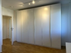 OG, Schlafen - Einziehen & Genießen: 3-Zi.-Wohnung im 1. OG auf Neubauniveau – Sonnenbalkon in der Nordweststadt