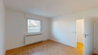 OG, Kind - Einziehen & Genießen: 3-Zi.-Wohnung im 1. OG auf Neubauniveau – Sonnenbalkon in der Nordweststadt